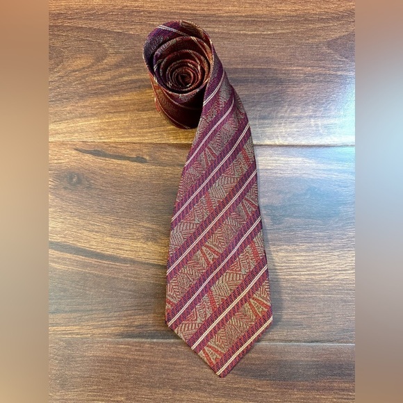 MISSONI Cravatte 100% Silk Red Striped Jacquard Repp Tie Made In Italy - Picture 1 of 10